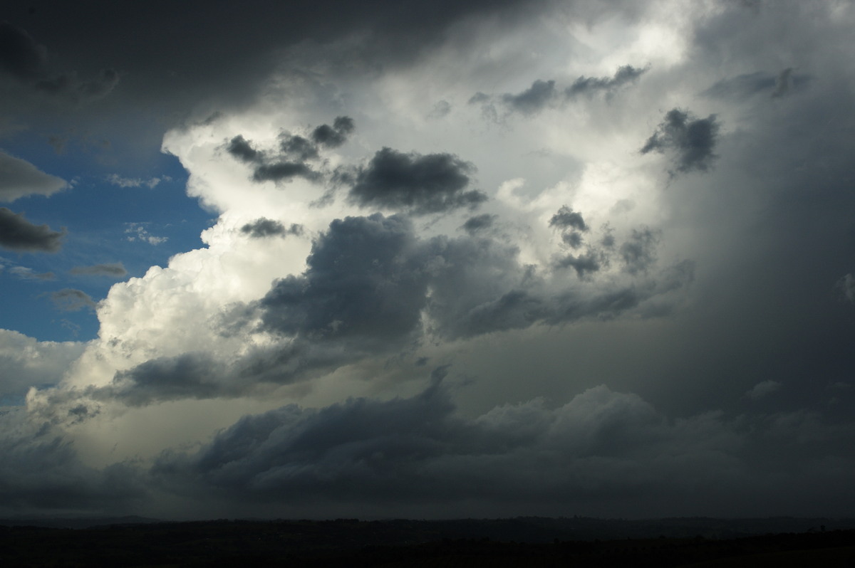 thunderstorm cumulonimbus_incus : McLeans Ridges, NSW   26 October 2007