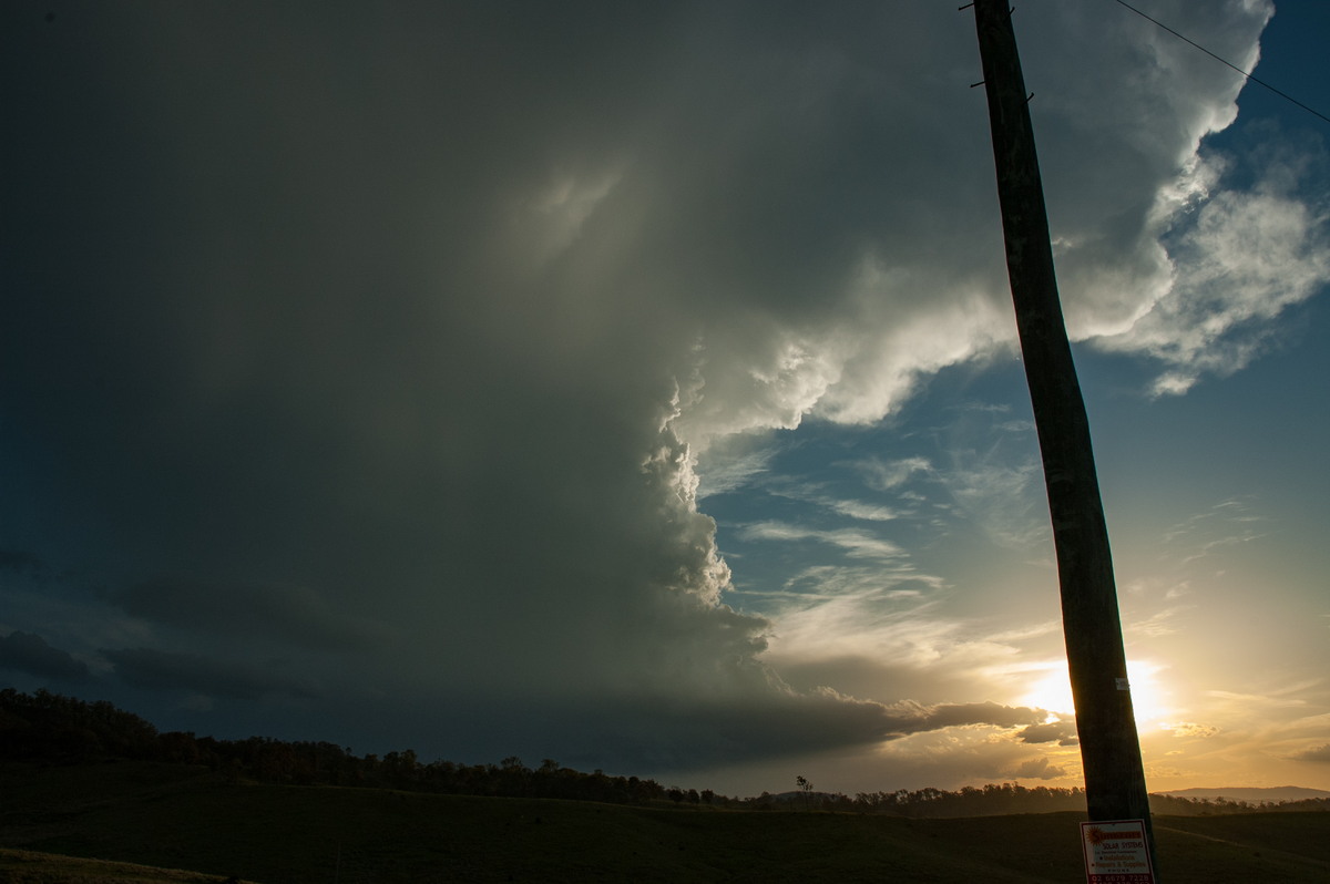 updraft thunderstorm_updrafts : W of Kyogle, NSW   30 October 2007