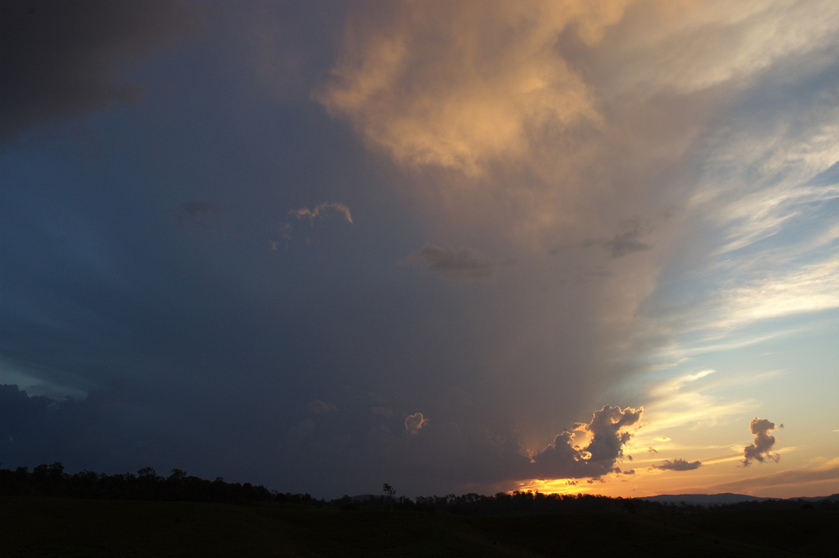 anvil thunderstorm_anvils : W of Kyogle, NSW   30 October 2007