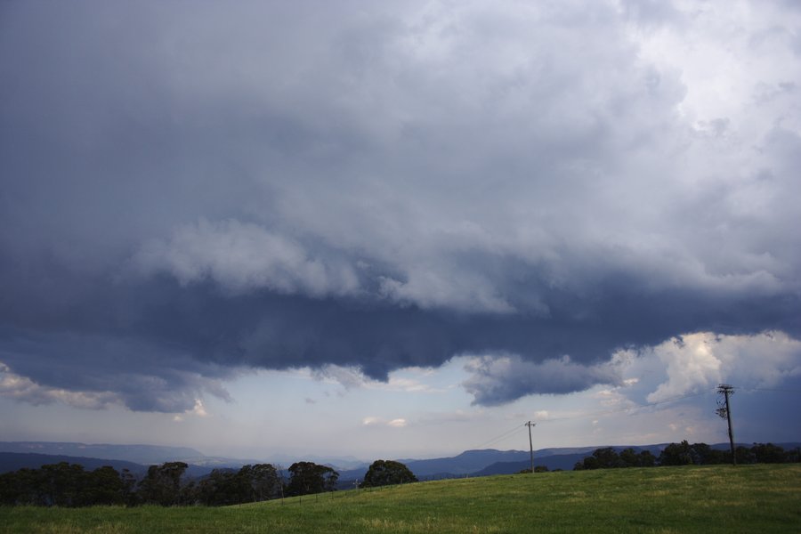 cumulonimbus thunderstorm_base : near Hampton, NSW   16 November 2007