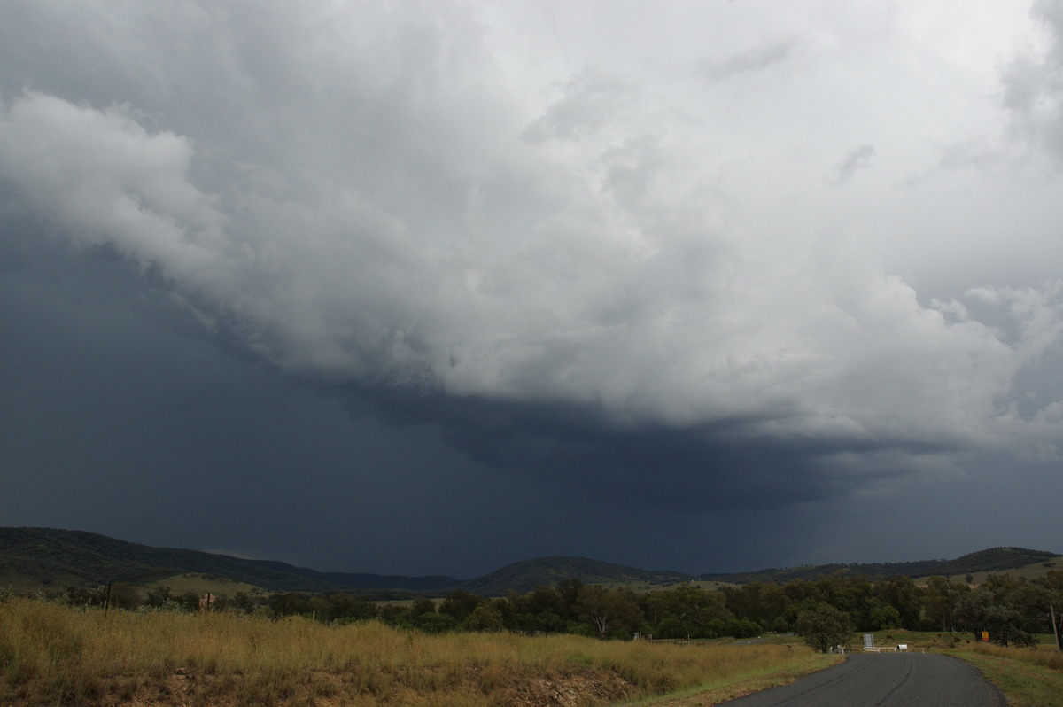 cumulonimbus thunderstorm_base : W of Tenterfield, NSW   23 November 2007