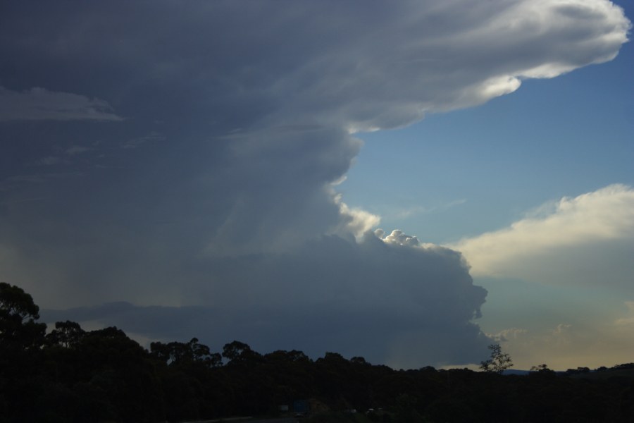 updraft thunderstorm_updrafts : E of Bathurst, NSW   7 December 2007