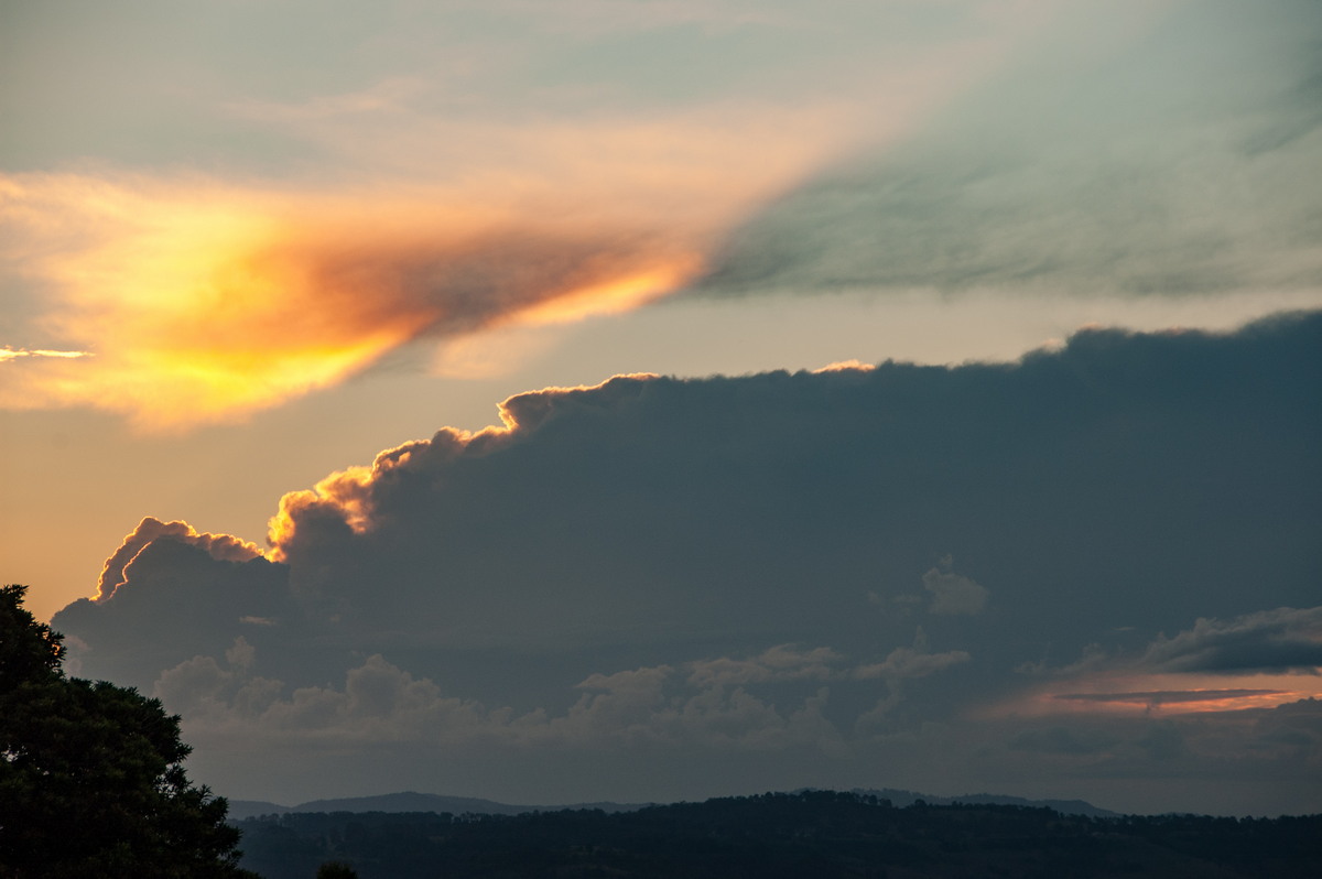 thunderstorm cumulonimbus_incus : McLeans Ridges, NSW   14 May 2008