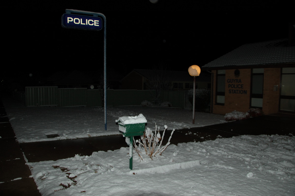 snow snow_pictures : Guyra, NSW   18 May 2008