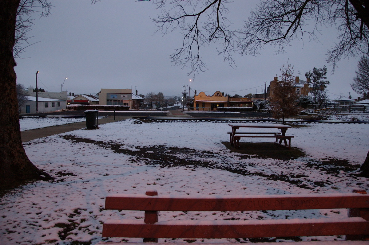 snow snow_pictures : Guyra, NSW   18 May 2008