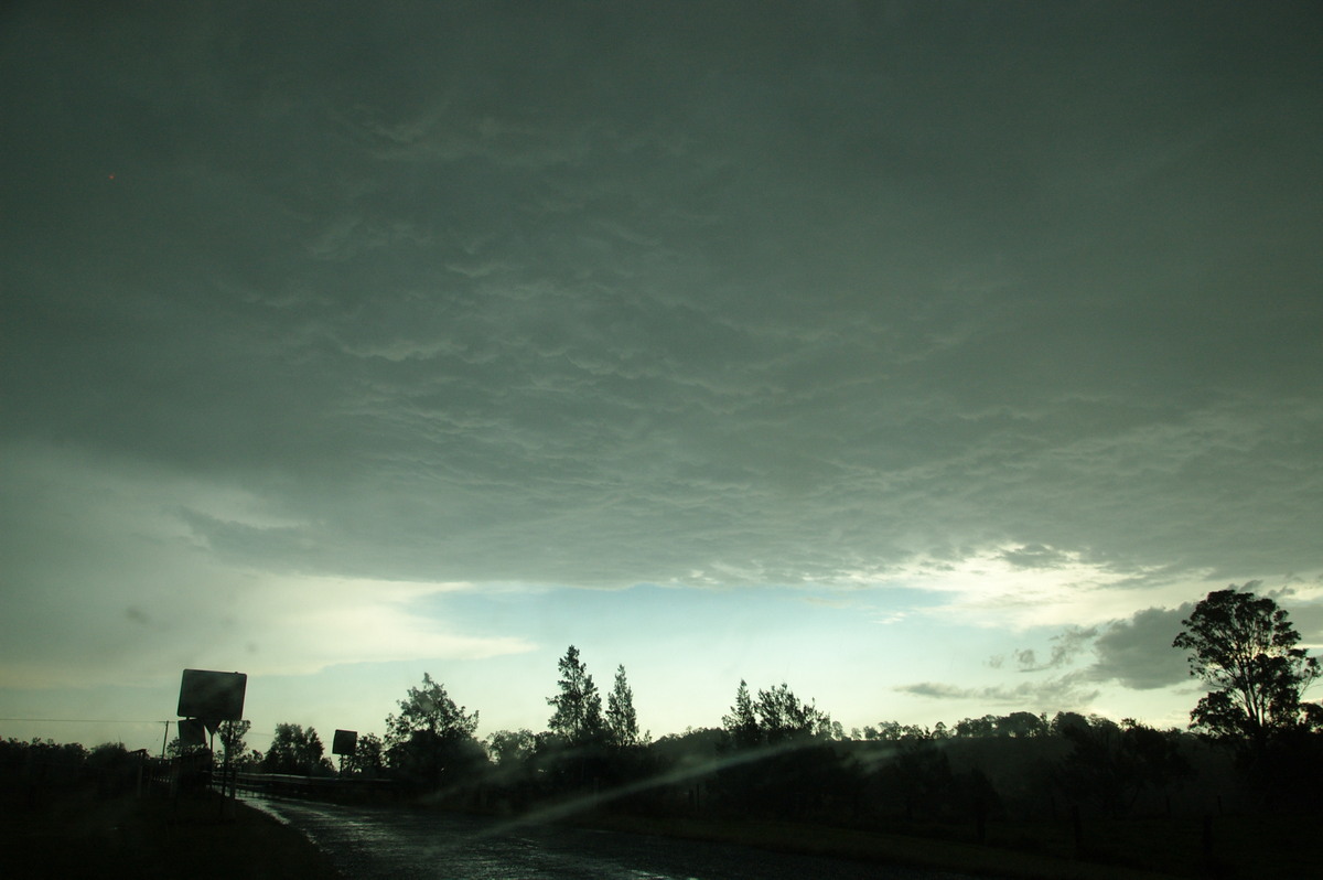 cumulonimbus thunderstorm_base : S of Kyogle, NSW   21 September 2008