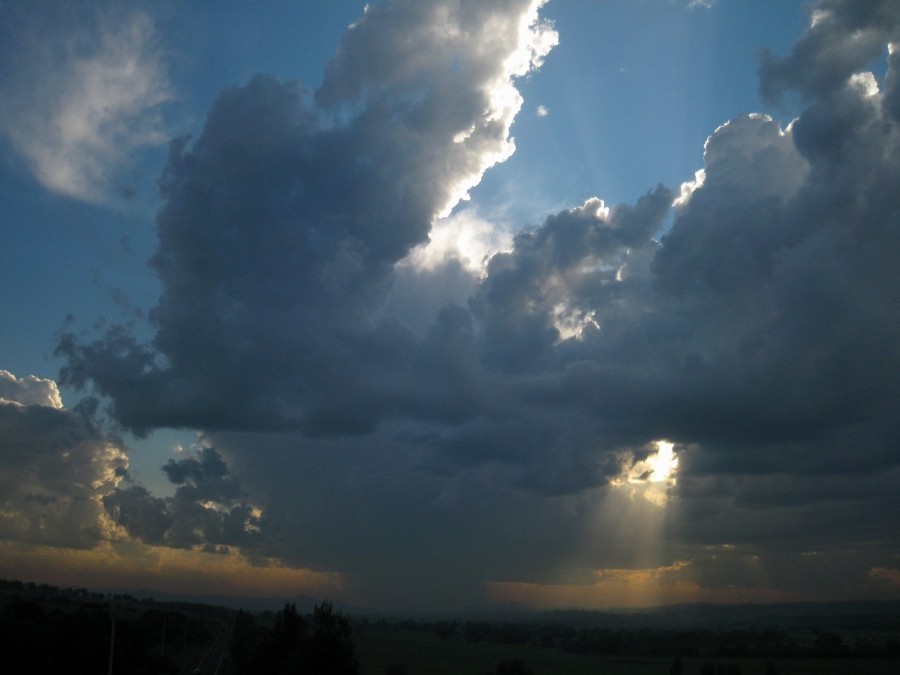 halosundog halo_sundog_crepuscular_rays : near Muswelllbrook, NSW   5 October 2008