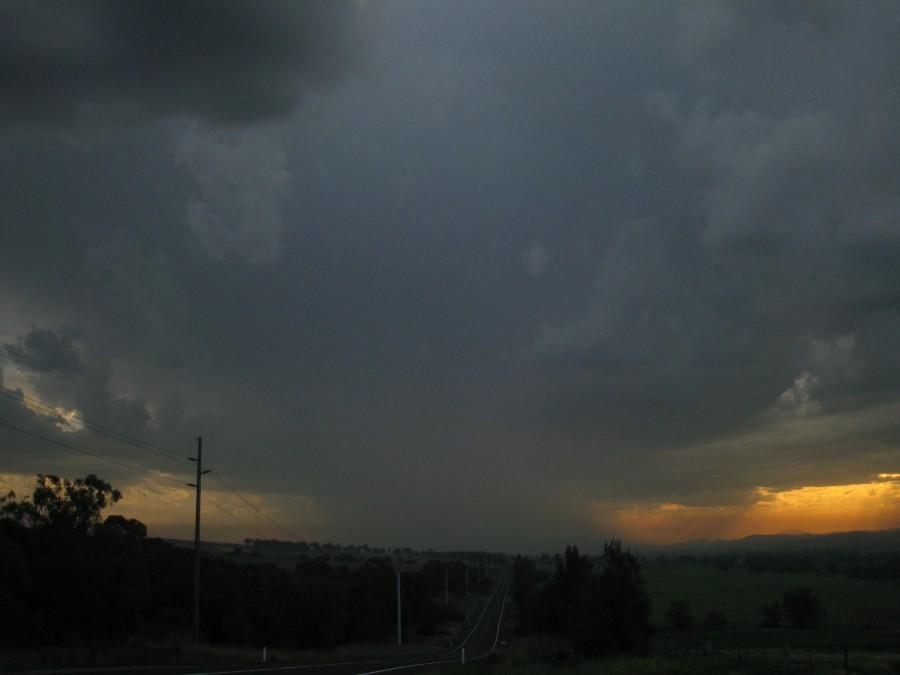 cumulonimbus thunderstorm_base : near Muswelllbrook, NSW   5 October 2008