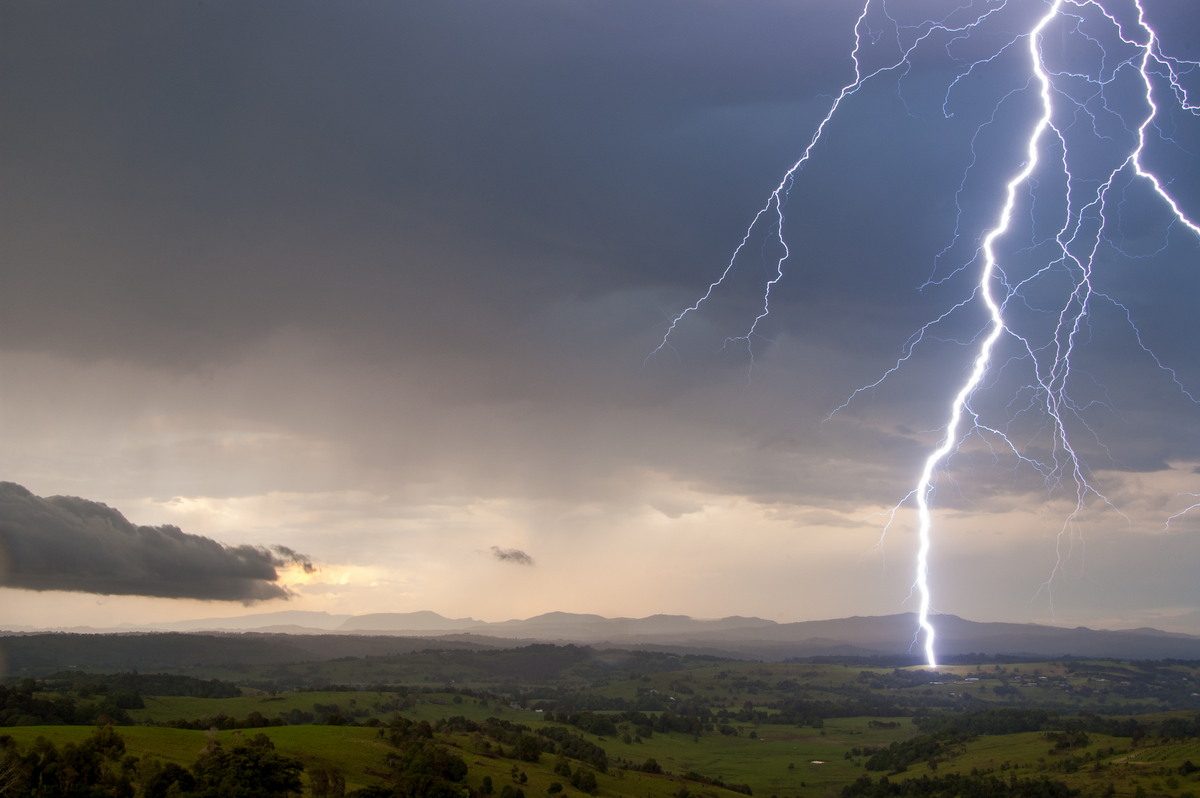 lightning lightning_bolts : McLeans Ridges, NSW   3 December 2008