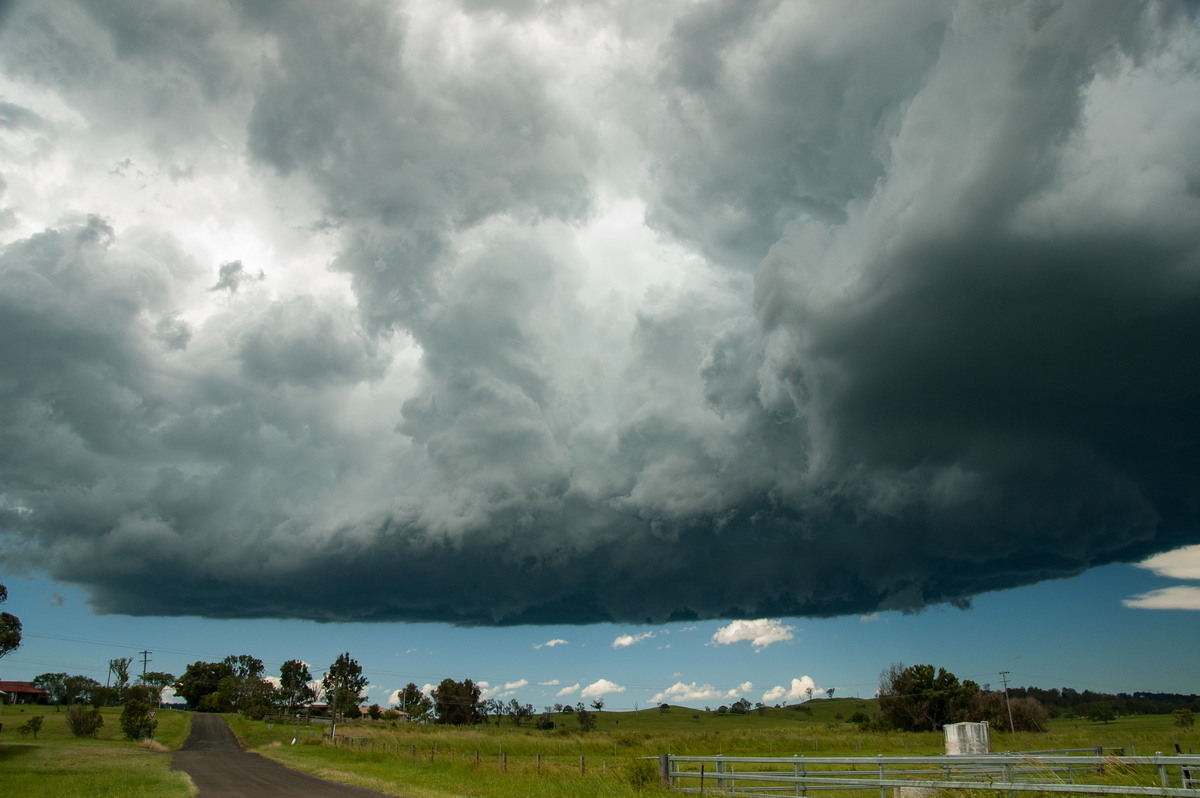 wallcloud thunderstorm_wall_cloud : McKees Hill, NSW   30 December 2008