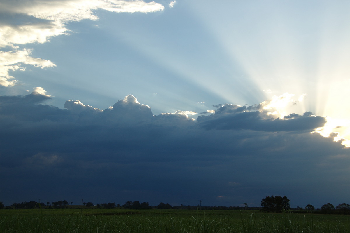 halosundog halo_sundog_crepuscular_rays : Lawrence, NSW   16 January 2009