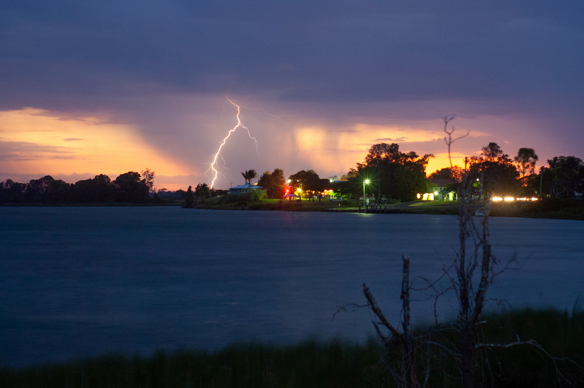 lightning lightning_bolts : Lawrence, NSW   16 January 2009