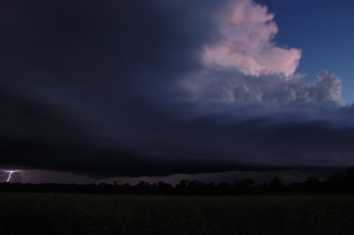 thunderstorm cumulonimbus_incus : W of Warwick, QLD   24 January 2009