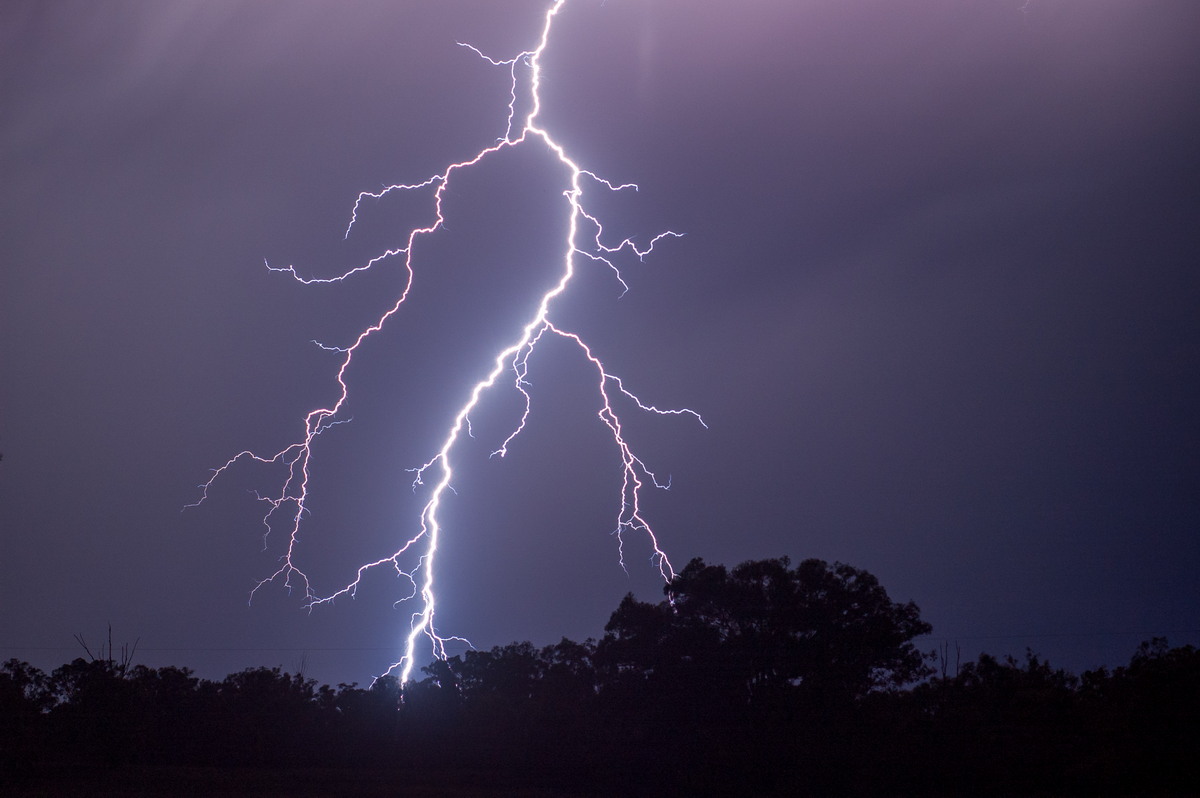 lightning lightning_bolts : W of Warwick, QLD   24 January 2009