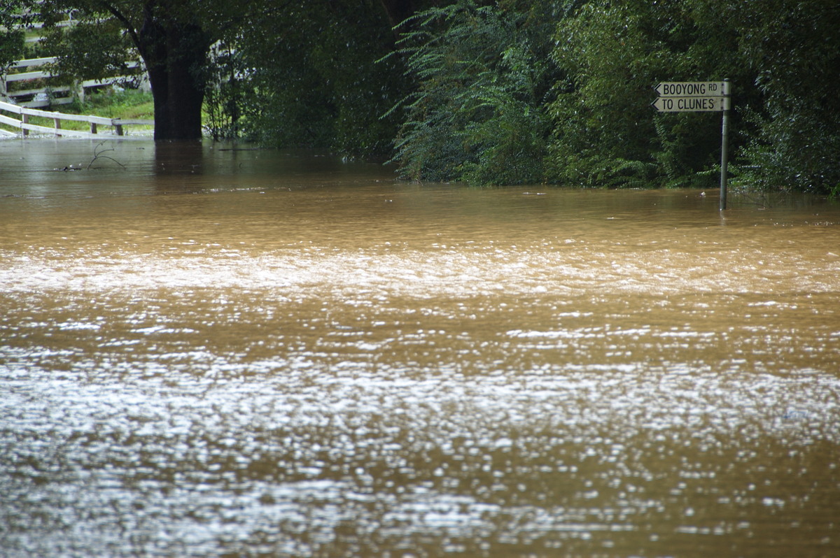 flashflooding flood_pictures : Booyong, NSW   21 May 2009