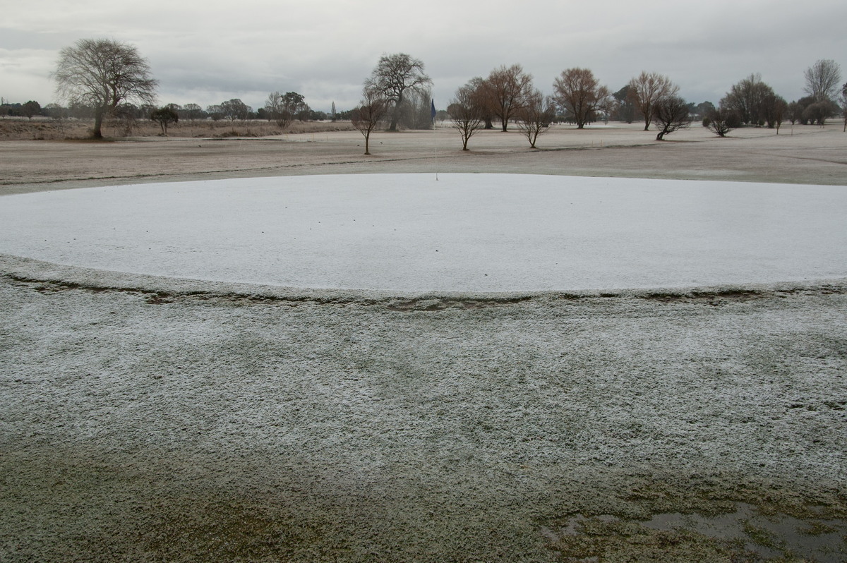 snow snow_pictures : Guyra, NSW   15 July 2009